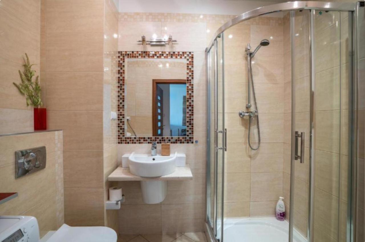Platinum Tower - City Center - Golden Apartments Warsaw Luaran gambar